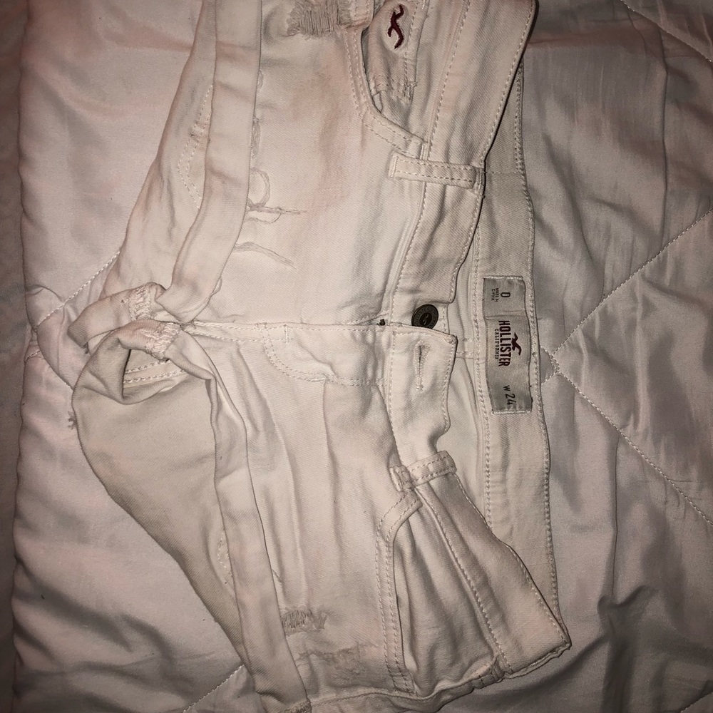 White Hollister shorts